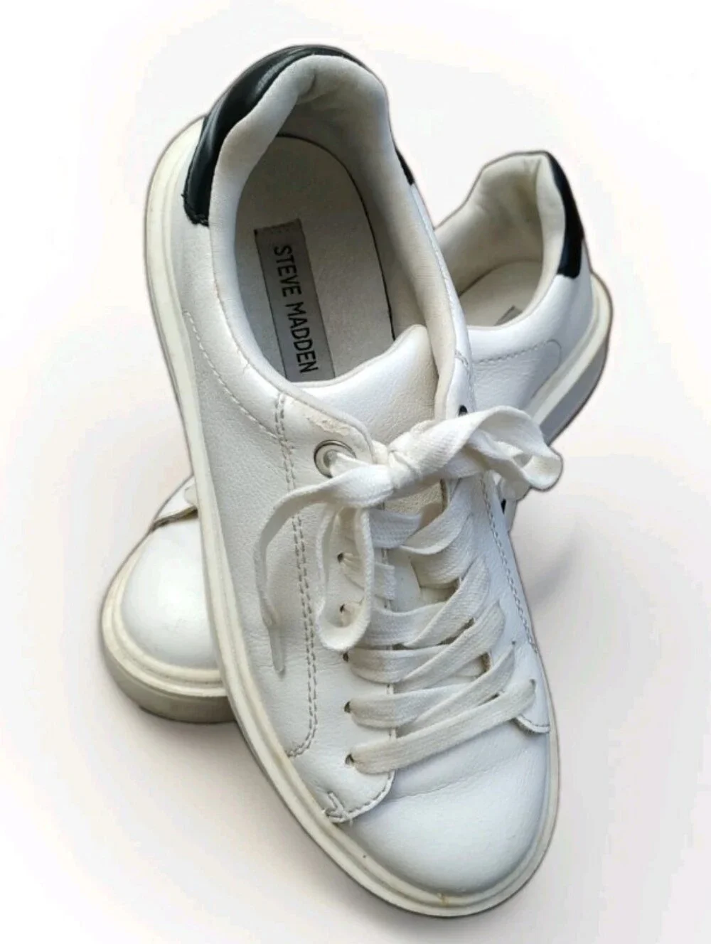 Steve Madden Black/White Pre Loved Womens Tennis Shoes Size 8M